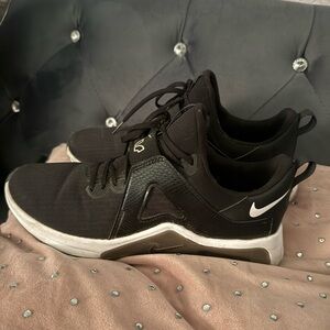 Nike Air Max Bella TR black white womens sneakers size 8.5